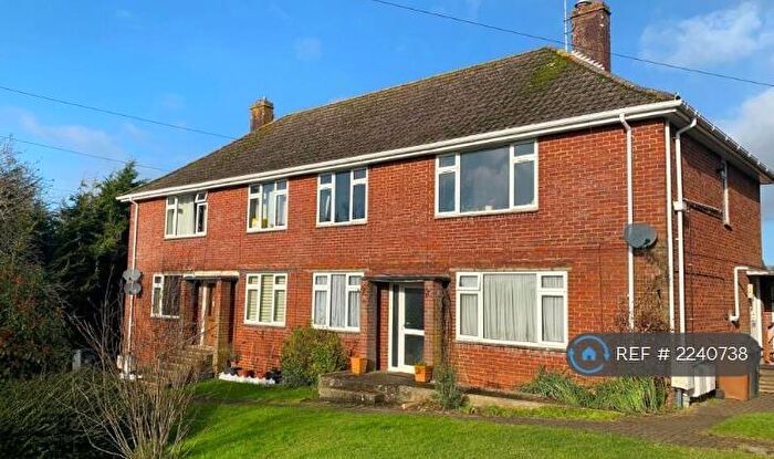 2 Bedroom Flat To Rent In Nightingale Close, Romsey, SO51