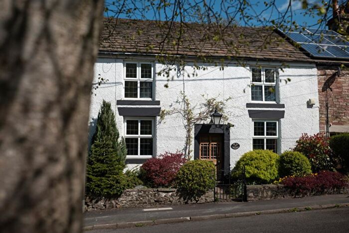 3 Bedroom Semi-Detached House For Sale In Tunstead Milton, Whaley Bridge, High Peak, SK23