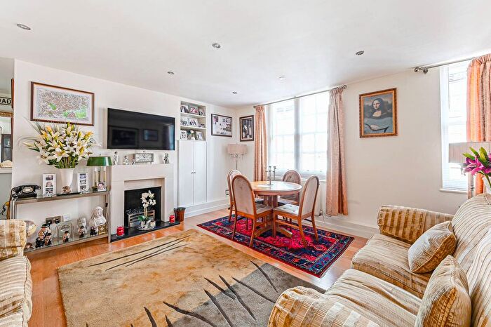 2 Bedroom Flat For Sale In Beaufort Street, Chelsea, London, SW3