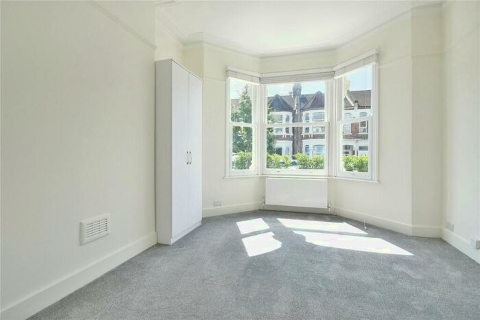 2 Bedroom Flat To Rent In Dagmar Gardens, Kensal Rise, NW10