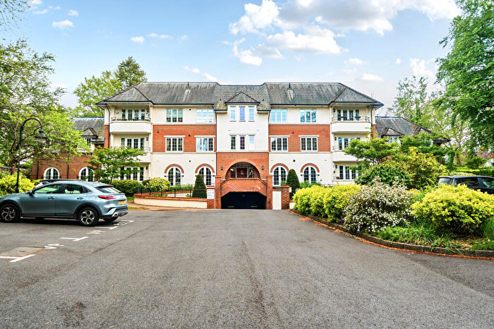 2 Bedroom Flat For Sale In Wood Road, Hindhead, GU26