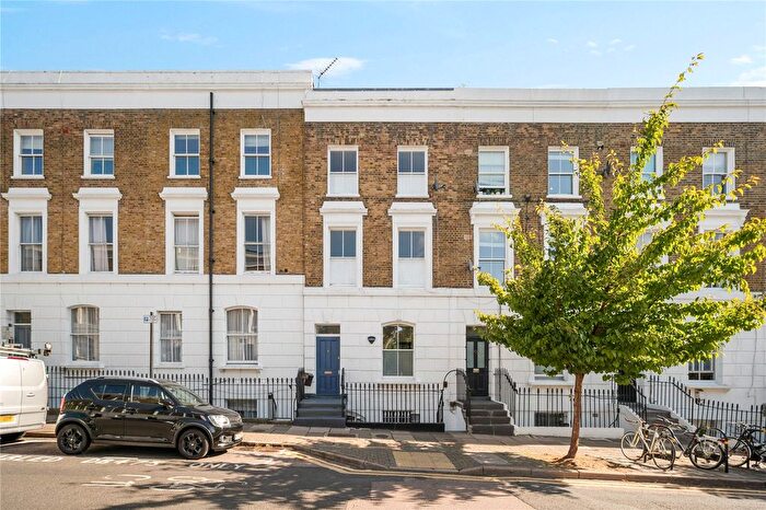 3 Bedroom Flat For Sale In Packington Street, Islington, London, N1