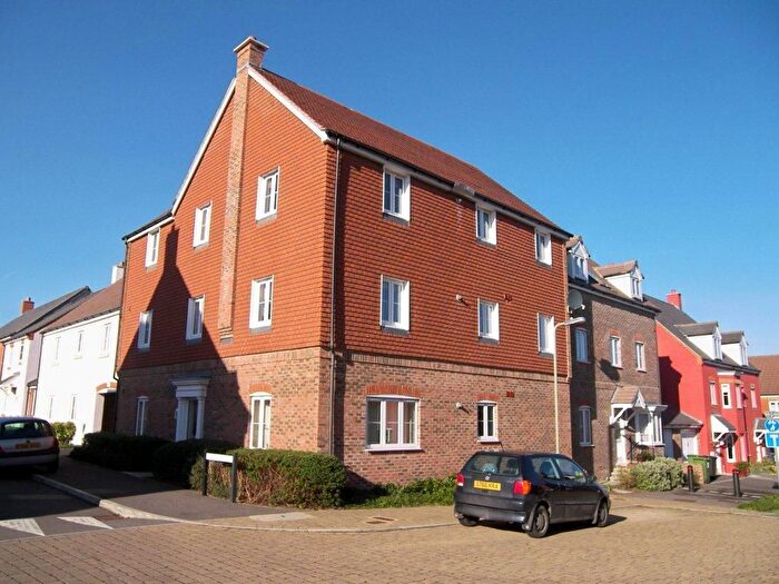 2 Bedroom Flat To Rent In Hanbury Square, Petersfield, GU31