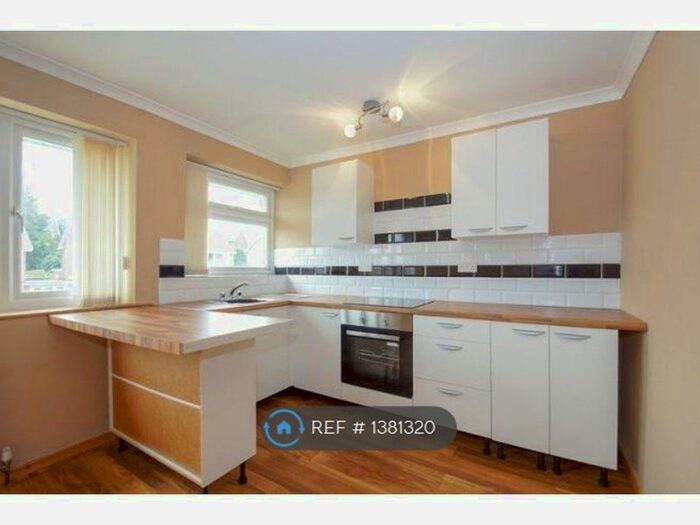 2 Bedroom Maisonette To Rent In Southcrest Road, Redditch, B98