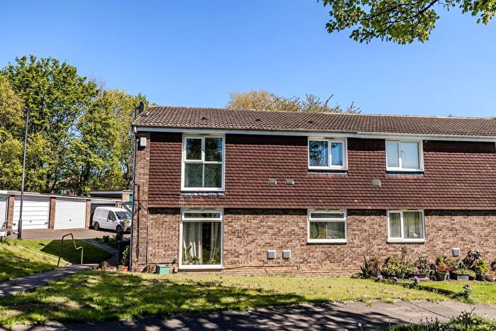 2 Bedroom Flat For Sale In Wood Grove, Newcastle Upon Tyne, NE15