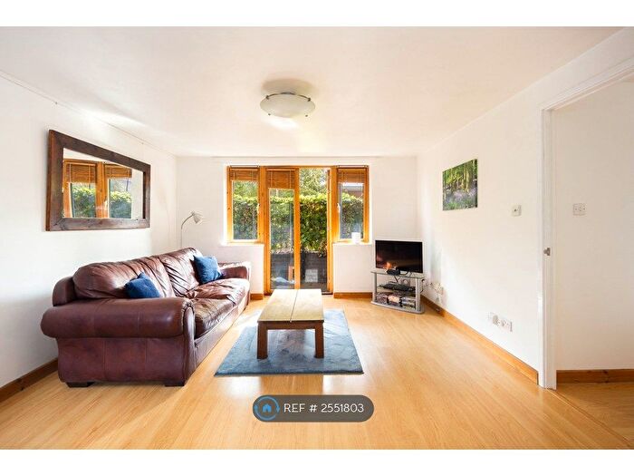 2 Bedroom Flat To Rent In Nichols Court, London, E2