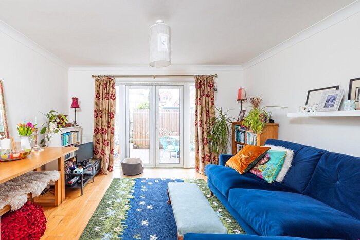 2 Bedroom Maisonette For Sale In Cotswold Road, Windmill Hill, BS3