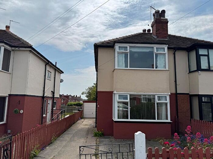 3 Bedroom Semi-Detached House To Rent In Amberton Place, Leeds, LS8