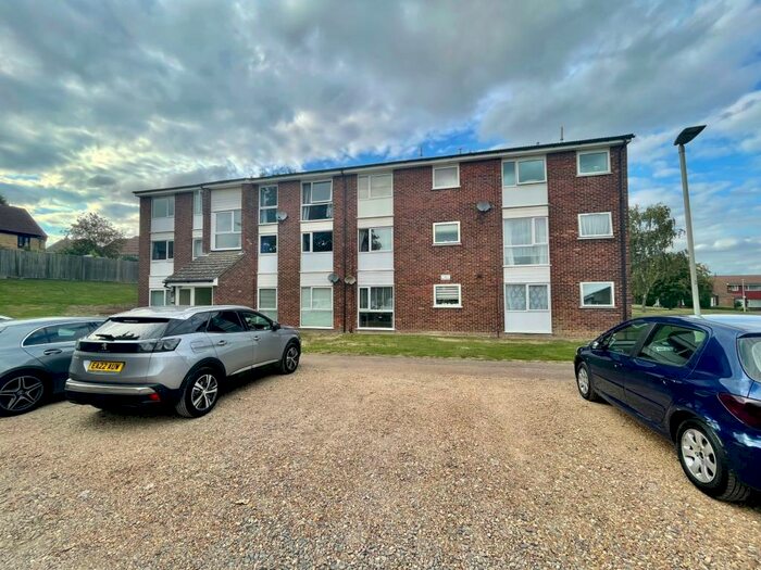 2 Bedroom Apartment To Rent In Swift Close, Royston, SG8