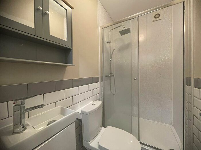6 Bedroom Semi-Detached House To Rent In **£pppw Excl Bills** Pelham Crescent, Beeston, NG9