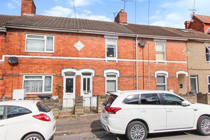 2 Bedroom Terraced House To Rent In Redcliffe Street, Swindon, SN2