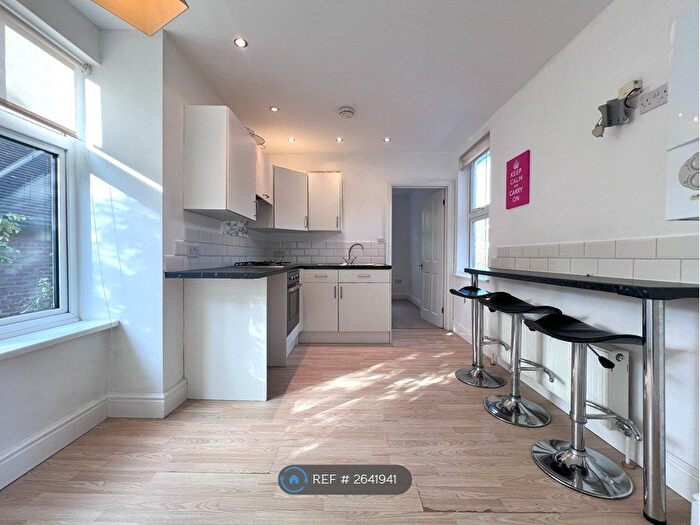 2 Bedroom Flat To Rent In Grange Road, Bishop's Stortford, CM23