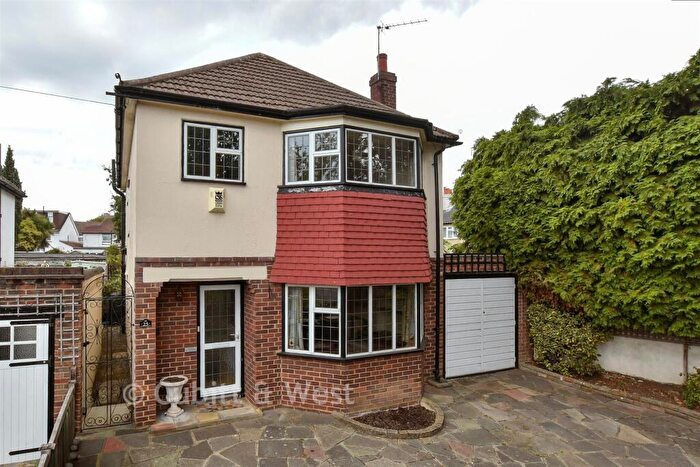 3 Bedroom Detached House For Sale In Kingsley Avenue, Sutton, Surrey, SM1