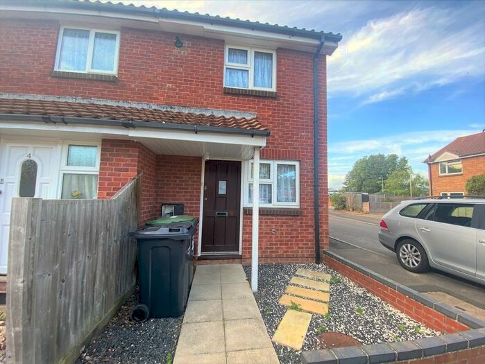 2 Bedroom End Of Terrace House To Rent In Harrier Close, Lee-On-The-Solent, PO13