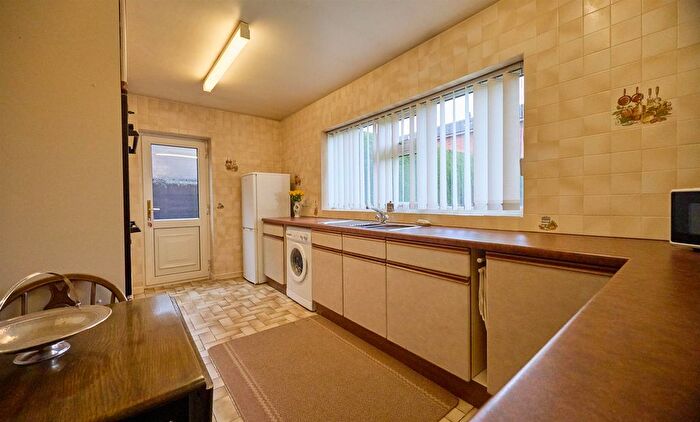 2 Bedroom Detached Bungalow For Sale In De La Bere Crescent, Burbage, Hinckley, LE10