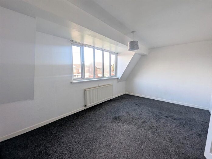 3 Bedroom Detached House To Rent In Primley Close, Walsall, WS2