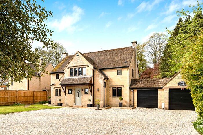 4 Bedroom Detached House For Sale In Somerford Road, Cirencester, Gloucestershire, GL7