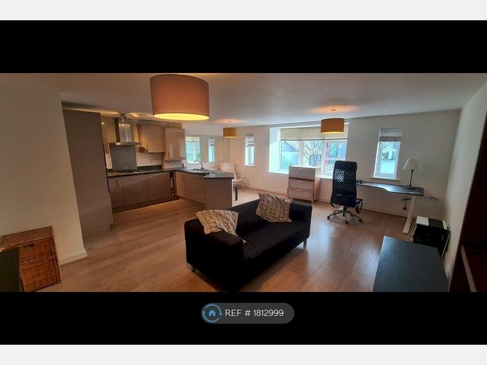 2 Bedroom Flat To Rent In Tudor Street, Exeter, EX4