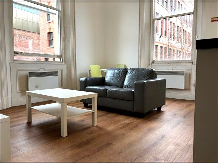 1 Bedroom Flat To Rent In Town Hall, Bexley Square, Salford, Manchester, M3