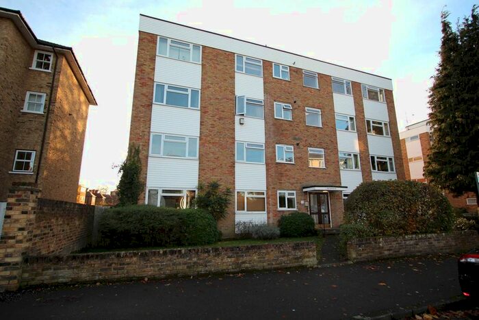 2 Bedroom Flat To Rent In Uxbridge Road, Kingston Upon Thames, KT1