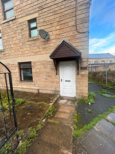 1 Bedroom Flat To Rent In Lees Hall Road, Dewsbury, WF12