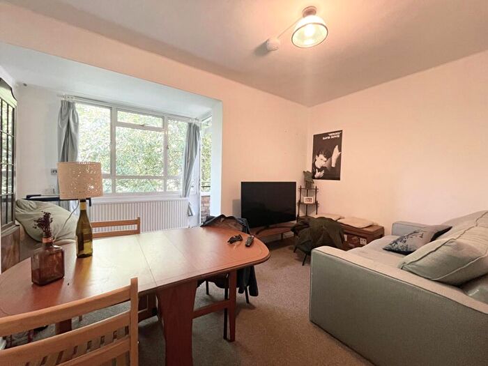 3 Bedroom Flat To Rent In Wray Crescent, Finsbury Park, N4