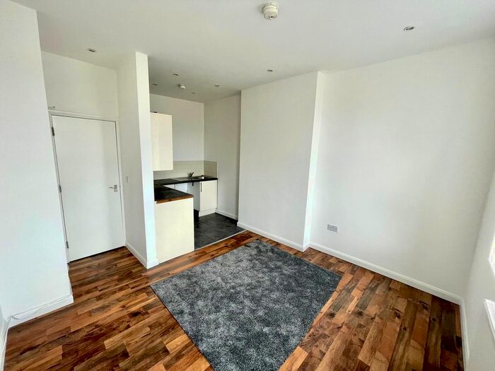 2 Bedroom Flat To Rent In Holton Road, Barry, CF63