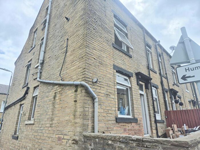 3 Bedroom House To Rent In Saltburn Street, Halifax, HX1