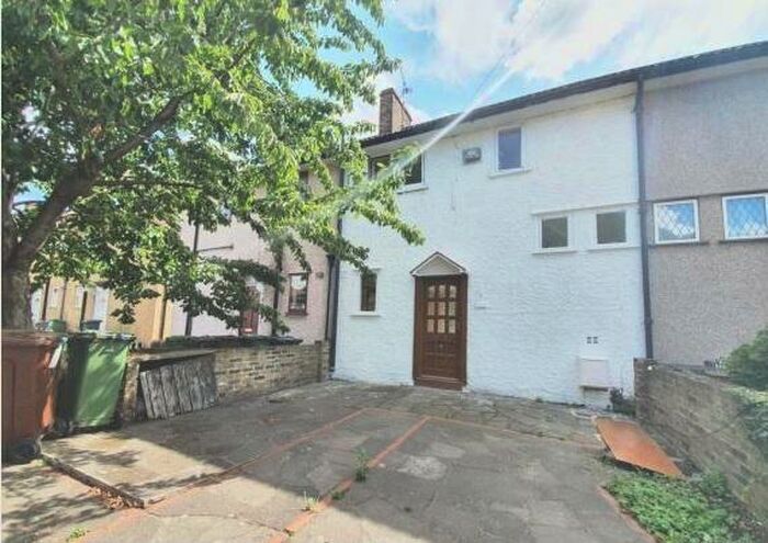 2 Bedroom House To Rent In Bennets Castle Lane, Dagenham, RM8