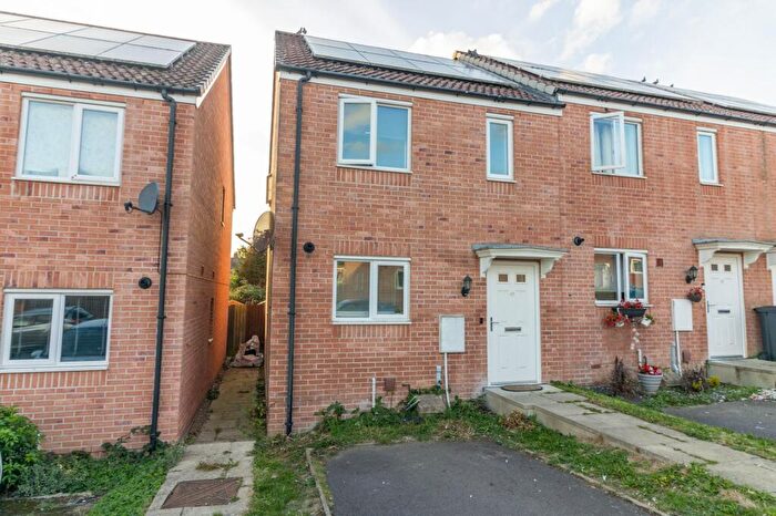 2 Bedroom Terraced House For Sale In Abelia Close, Leicester, LE5