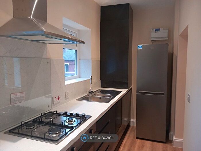 1 Bedroom Flat To Rent In Osborne Road, Manchester, M19