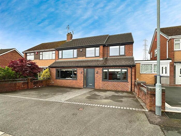 4 Bedroom Semi-Detached House For Sale In Moorside Road, Werrington, ST9