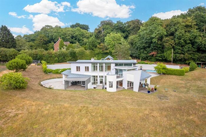 5 Bedroom Detached House For Sale In Skeet Hill Lane, Orpington, BR6