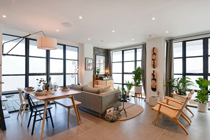 3 Bedroom Flat For Sale In Bagel Factory, White Post Lane, London, E9