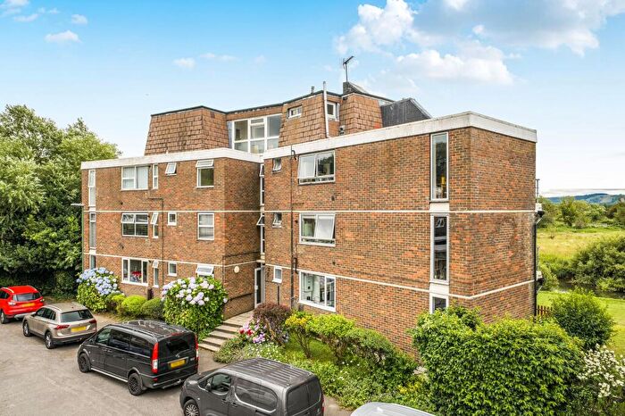 3 Bedroom Flat For Sale In Station Road, Pulborough, RH20