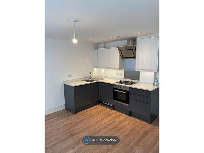 1 Bedroom Flat To Rent In Bartholomew Court, Waltham Cross, EN8