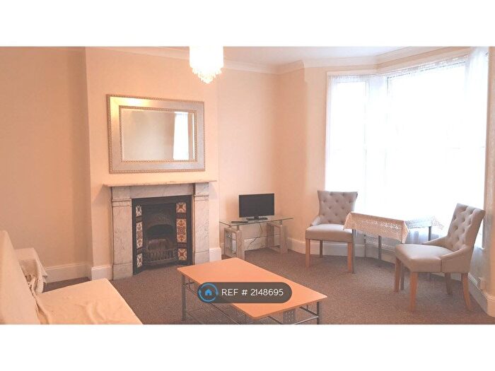 2 Bedroom Flat To Rent In Leybourne Road, London, E11