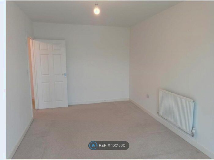 2 Bedroom Flat To Rent In Whitney Crescent, Weston-Super-Mare, BS24