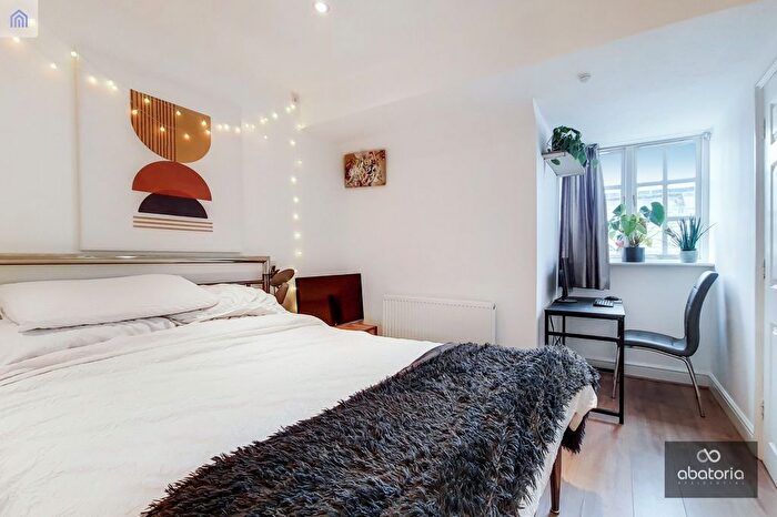 2 Bedroom Flat To Rent In Bridewell Place, London, E1W