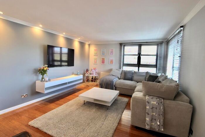 2 Bedroom Flat To Rent In Riverside Drive, First Floor, Aberdeen, AB11