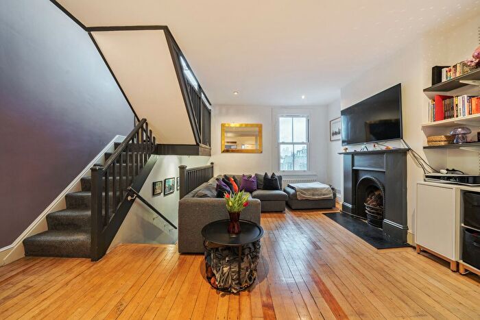 2 Bedroom Flat For Sale In Santley Street, Brixton, London, SW4