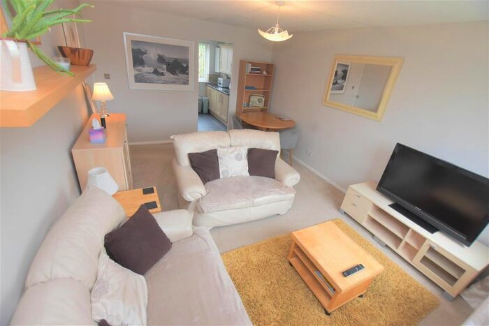 2 Bedroom Flat To Rent In Brockhampton Close, Worcester, WR4