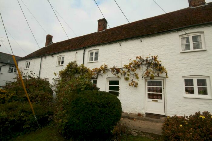 2 Bedroom Cottage To Rent In Vine Cottages High Street, Oxford, OX44