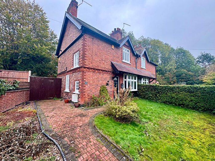 2 Bedroom Property To Rent In Village Road, Nottingham, NG11