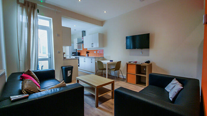 5 Bedroom End Of Terrace House To Rent In Alton Road, Selly Oak, Birmingham, B29