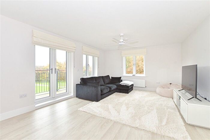 2 Bedroom Flat For Sale In Cordingley Drive, Pease Pottage, Crawley, West Sussex, RH11