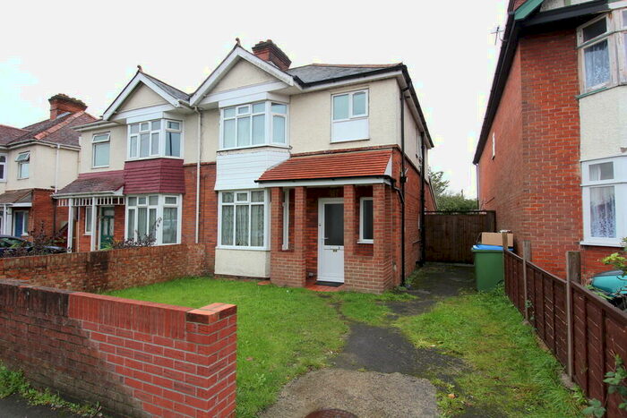 5 Bedroom Semi-Detached House To Rent In Burgess Road, Southampton, SO16