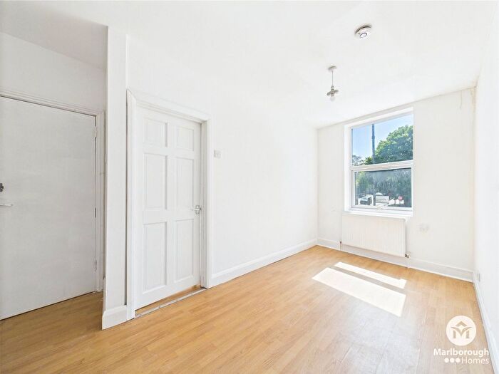 1 Bedroom Flat To Rent In Wick Road, Hackney, London, E9