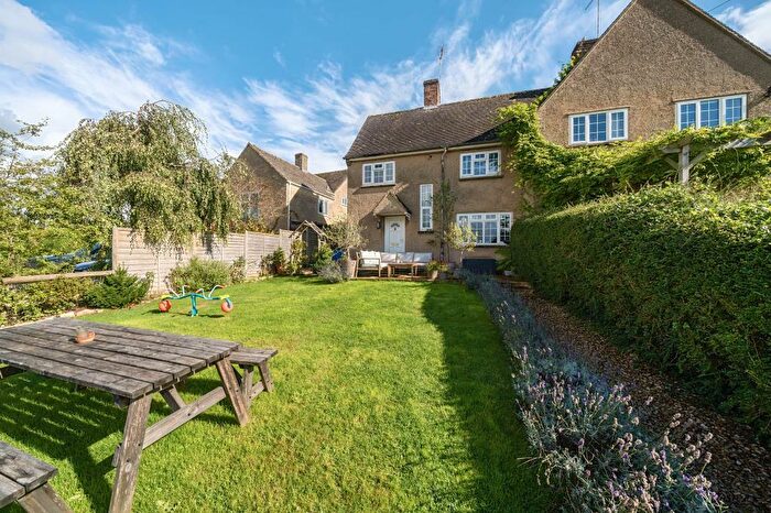 3 Bedroom Semi-Detached House For Sale In Charlbury, Oxfordshire, OX7