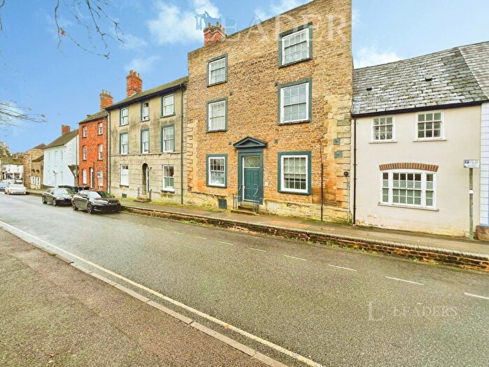 2 Bedroom Flat To Rent In Marlborough Street, Faringdon, Oxfordshire, SN7